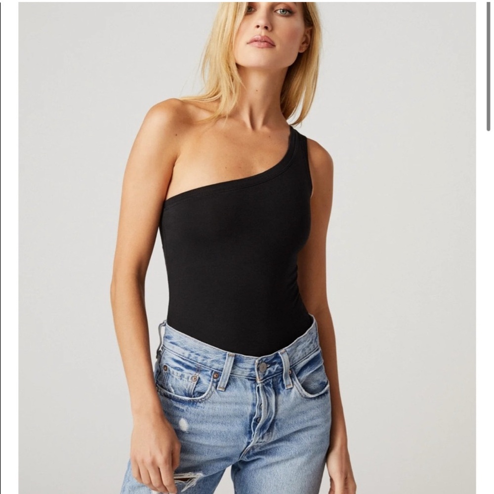 Clyque The Label One-Shoulder Women's Top
